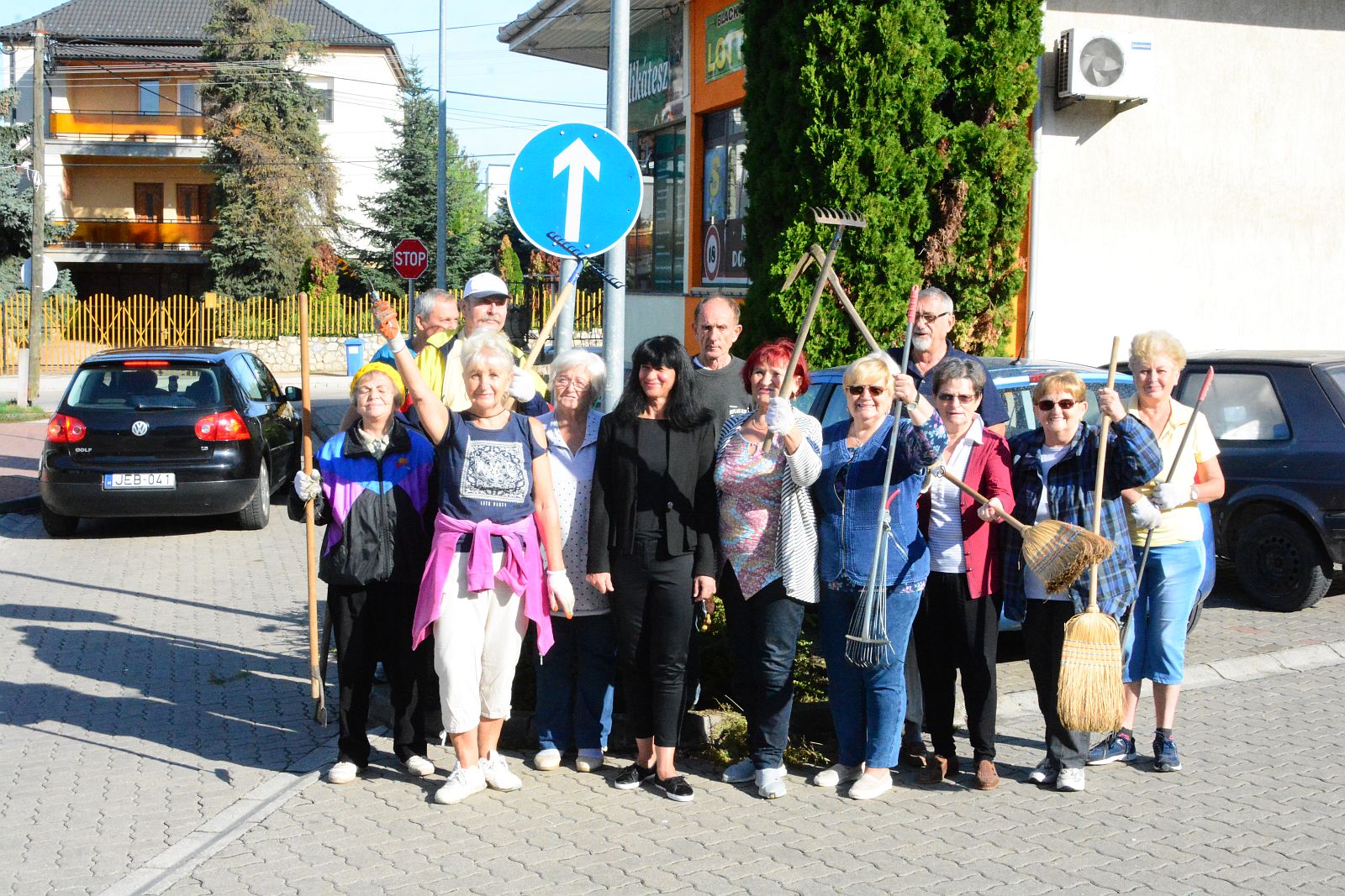 Idén ősszel is nyugdíjasok tették rendbe a Nyitra ABC környékét